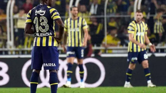 Spor Toto Süper Lig: Fenerbahçe: 2 - Fatih Karagümrük: 2 (İlk yarı)