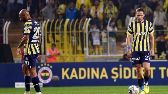 Spor Toto Süper Lig: Fenerbahçe: 2 - Fatih Karagümrük: 2 (İlk yarı)