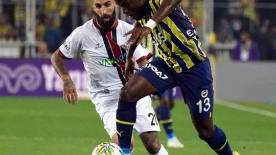 Spor Toto Süper Lig: Fenerbahçe: 2 - Fatih Karagümrük: 2 (İlk yarı)