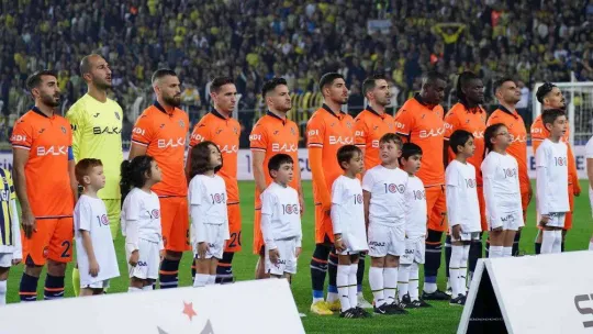 Spor Toto Süper Lig: Fenerbahçe: 0 - Medipol Başakşehir: 0 (Maç devam ediyor)