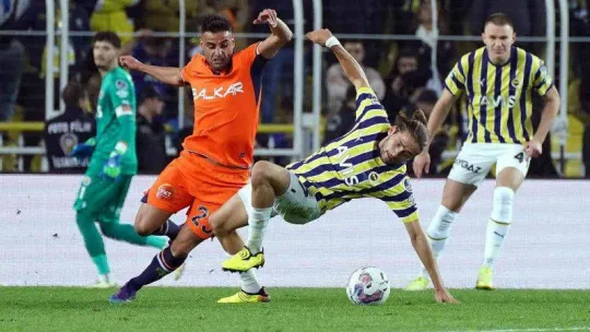 Spor Toto Süper Lig: Fenerbahçe: 0 - Medipol Başakşehir: 0 (Maç devam ediyor)