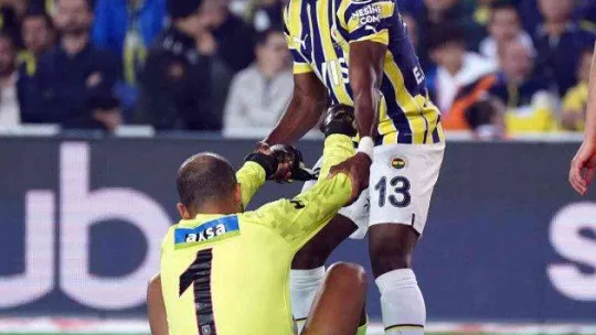 Spor Toto Süper Lig: Fenerbahçe: 0 - Medipol Başakşehir: 0 (Maç devam ediyor)