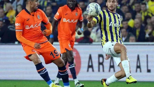 Spor Toto Süper Lig: Fenerbahçe: 0 - Medipol Başakşehir: 0 (İlk yarı)