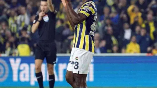 Spor Toto Süper Lig: Fenerbahçe: 0 - Medipol Başakşehir: 0 (İlk yarı)