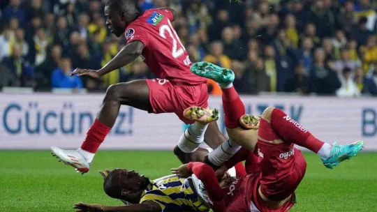 Spor Toto Süper Lig: Fenerbahçe: 0 - Sivasspor: 0 (Maç devam ediyor)