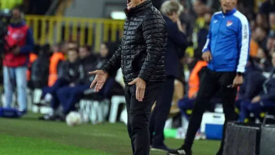 Spor Toto Süper Lig: Fenerbahçe: 0 - DG Sivasspor: 0 (İlk yarı)