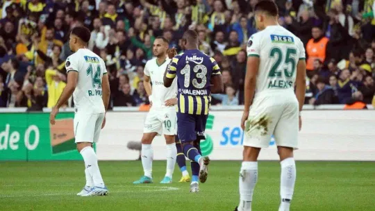 Spor Toto Süper Lig: Fenerbahçe: 1 - Giresunspor: 0 (İlk yarı)