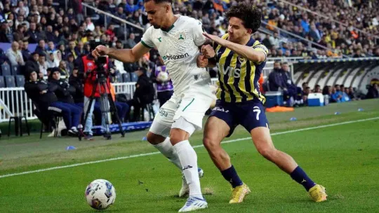 Spor Toto Süper Lig: Fenerbahçe: 1 - Giresunspor: 0 (İlk yarı)