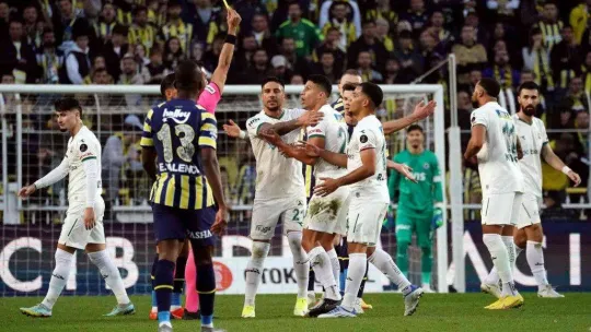 Spor Toto Süper Lig: Fenerbahçe: 1 - Giresunspor: 0 (İlk yarı)