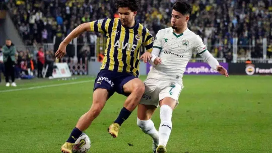 Spor Toto Süper Lig: Fenerbahçe: 1 - Giresunspor: 0 (İlk yarı)