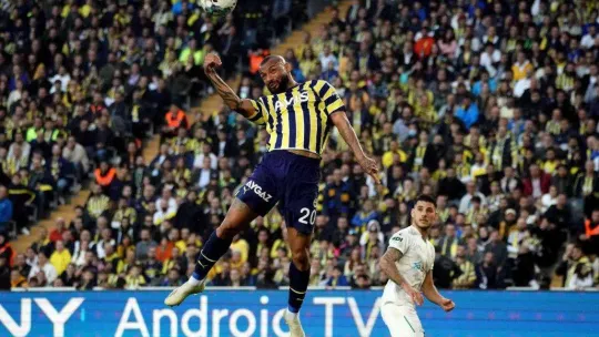 Spor Toto Süper Lig: Fenerbahçe: 1 - Giresunspor: 0 (İlk yarı)