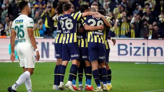 Spor Toto Süper Lig: Fenerbahçe: 1 - Giresunspor: 0 (İlk yarı)