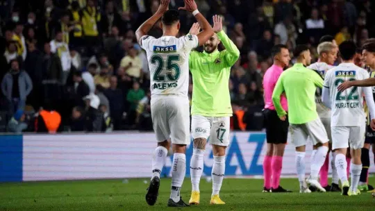 Spor Toto Süper Lig: Fenerbahçe: 1 - Giresunspor: 2 (Maç sonucu)