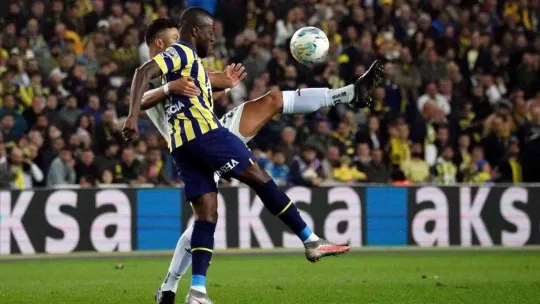Spor Toto Süper Lig: Fenerbahçe: 1 - Giresunspor: 2 (Maç sonucu)