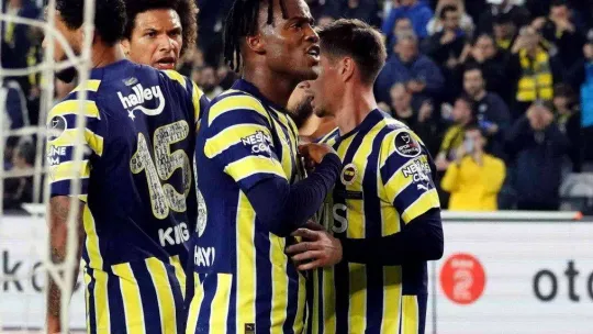 Spor Toto Süper Lig: Fenerbahçe: 2 - Hatayspor: 0 (İlk yarı)