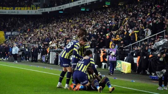 Spor Toto Süper Lig: Fenerbahçe: 2 - Kasımpaşa: 1 (İlk yarı)