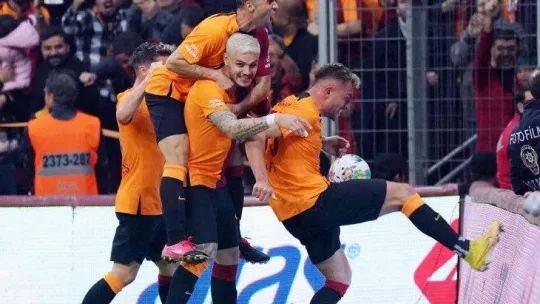 Spor Toto Süper Lig: Galatasaray: 1 - Beşiktaş: 1 (İlk yarı)