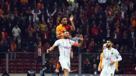 Spor Toto Süper Lig: Galatasaray: 1 - İstanbulspor: 0 (Maç devam ediyor)