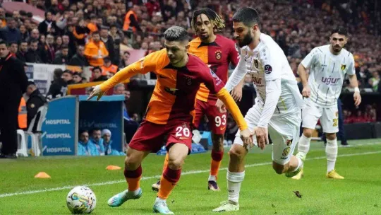 Spor Toto Süper Lig: Galatasaray: 2 - İstanbulspor: 0 (İlk yarı)