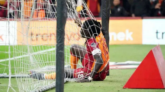 Spor Toto Süper Lig: Galatasaray: 2 - İstanbulspor: 0 (İlk yarı)