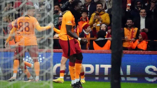Spor Toto Süper Lig: Galatasaray: 2 - İstanbulspor: 0 (İlk yarı)