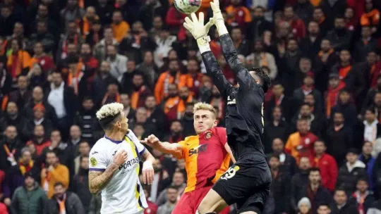 Spor Toto Süper Lig: Galatasaray: 2 - MKE Ankaragücü: 1 (İlk yarı)