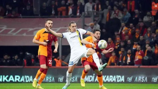 Spor Toto Süper Lig: Galatasaray: 2 - MKE Ankaragücü: 1 (İlk yarı)