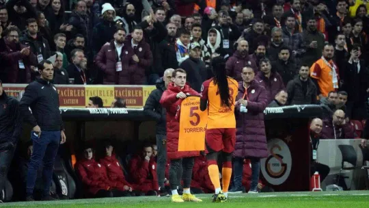 Spor Toto Süper Lig: Galatasaray: 2 - MKE Ankaragücü: 1 (İlk yarı)