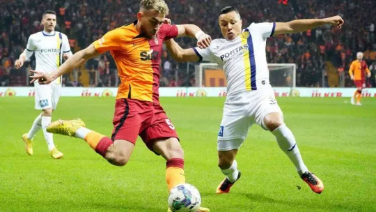 Spor Toto Süper Lig: Galatasaray: 2 - MKE Ankaragücü: 1 (İlk yarı)