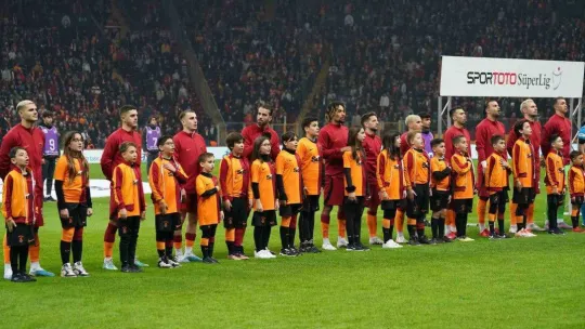 Spor Toto Süper Lig: Galatasaray: 0 - Ümraniyespor: 1 (Maç devam ediyor)