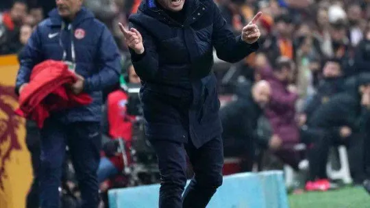 Spor Toto Süper Lig: Galatasararay: 1 - Ümraniyespor: 2 (İlk yarı)