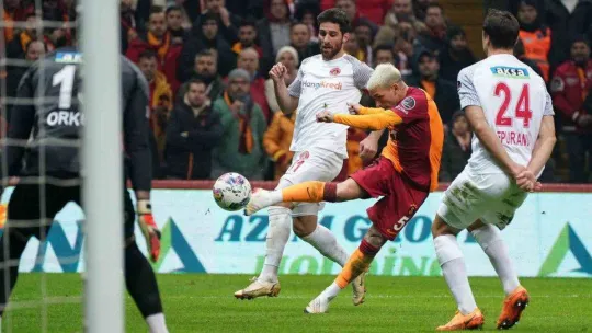 Spor Toto Süper Lig: Galatasararay: 3 - Ümraniyespor: 2 (Maç sonucu)