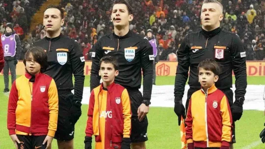 Spor Toto Süper Lig: Galatasaray: 1 - Trabzonspor: 1 (Maç devam ediyor)