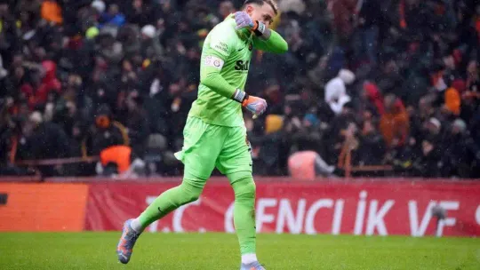 Spor Toto Süper Lig: Galatasaray: 1 - Trabzonspor: 1 (İlk yarı)