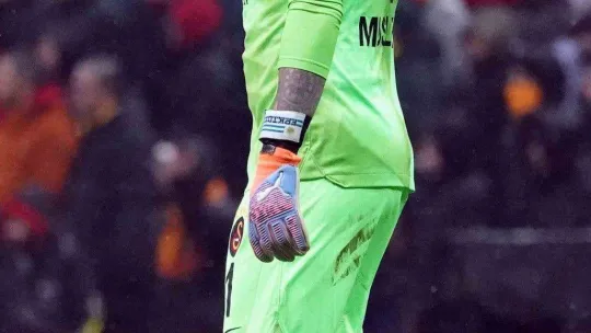 Spor Toto Süper Lig: Galatasaray: 1 - Trabzonspor: 1 (İlk yarı)