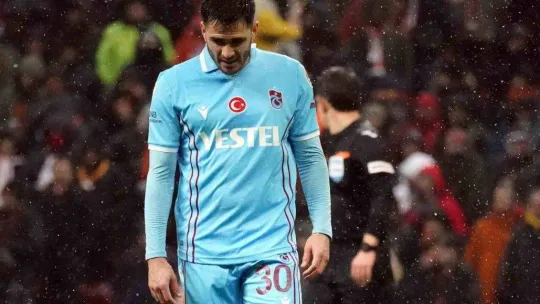 Spor Toto Süper Lig: Galatasaray: 1 - Trabzonspor: 1 (İlk yarı)