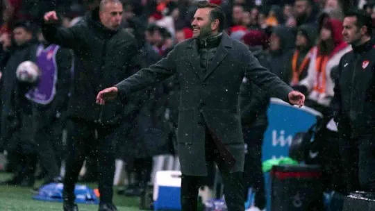 Spor Toto Süper Lig: Galatasaray: 1 - Trabzonspor: 1 (İlk yarı)