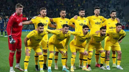 Spor Toto Süper Lig: İstanbulspor: 0 - Fenerbahçe: 0 (Maç devam ediyor)