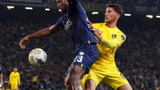 Spor Toto Süper Lig: İstanbulspor: 0 - Fenerbahçe: 0 (Maç devam ediyor)