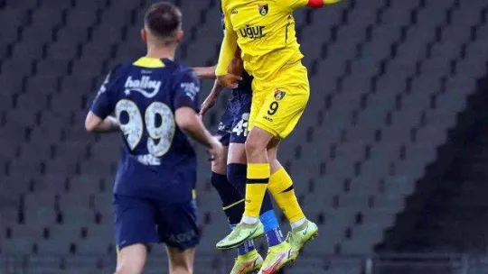 Spor Toto Süper Lig: İstanbulspor: 0 - Fenerbahçe: 0 (Maç devam ediyor)