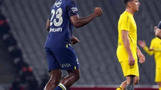 Spor Toto Süper Lig: İstanbulspor: 0 - Fenerbahçe: 2 (İlk yarı)