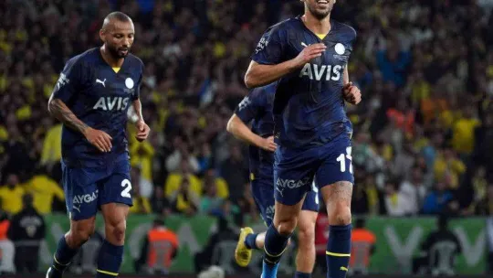 Spor Toto Süper Lig: İstanbulspor: 0 - Fenerbahçe: 2 (İlk yarı)