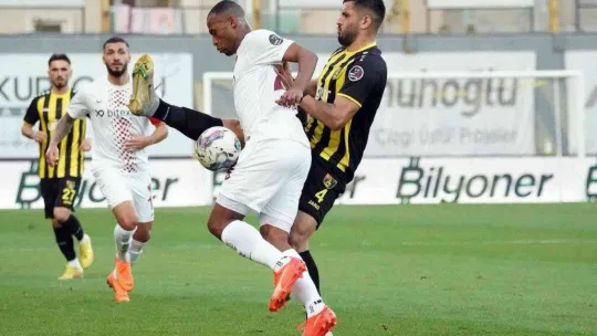 Spor Toto Süper Lig: İstanbulspor: 0 - Hatayspor: 1 (İlk yarı)