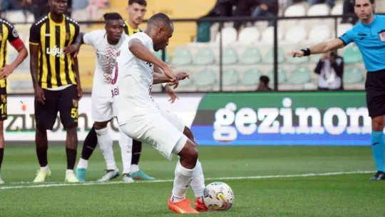 Spor Toto Süper Lig: İstanbulspor: 0 - Hatayspor: 1 (İlk yarı)