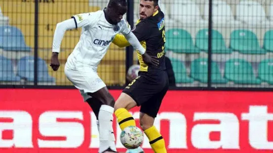 Spor Toto Süper Lig: İstanbulspor: 1 - Kasımpaşa: 1 (İlk yarı)