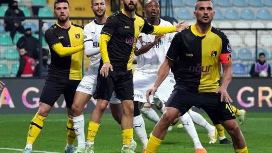 Spor Toto Süper Lig: İstanbulspor: 1 - Kasımpaşa: 1 (İlk yarı)