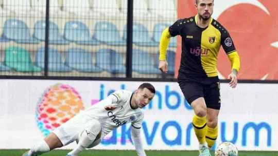 Spor Toto Süper Lig: İstanbulspor: 1 - Kasımpaşa: 1 (İlk yarı)