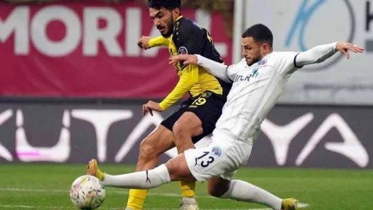 Spor Toto Süper Lig: İstanbulspor: 1 - Kasımpaşa: 1 (İlk yarı)