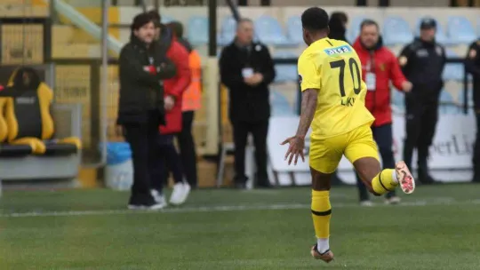 Spor Toto Süper Lig: İstanbulspor: 2 - Kayserispor: 1 (İlk yarı)