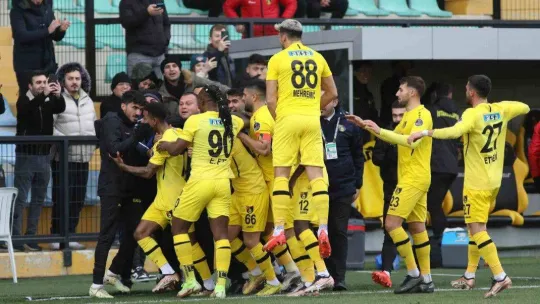 Spor Toto Süper Lig: İstanbulspor: 2 - Kayserispor: 1 (İlk yarı)